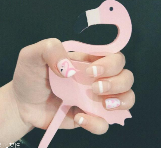 火烈鳥美甲怎么做 教你動(dòng)物美甲怎么做 火烈鳥美甲怎么做 教你動(dòng)物美甲怎么做