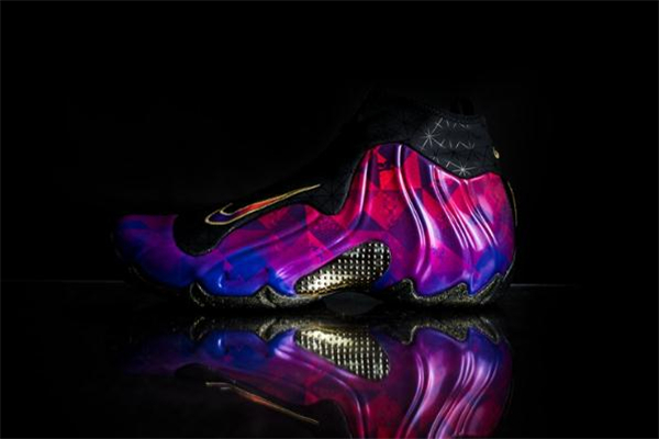 耐克風(fēng)一中國(guó)年開(kāi)箱測(cè)評(píng) 視覺(jué)效果相當(dāng)不錯(cuò)