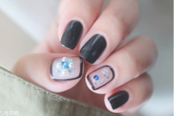 貼鉆美甲教程 個性鉆飾美甲教程 貼鉆美甲教程 個性鉆飾美甲教程