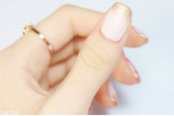 日系田園風美甲怎么做 絲絨美甲做法教程 日系田園風美甲怎么做 絲絨美甲做法教程