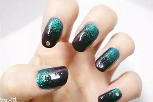 勾花美甲教程 絕美宴會(huì)美甲教程