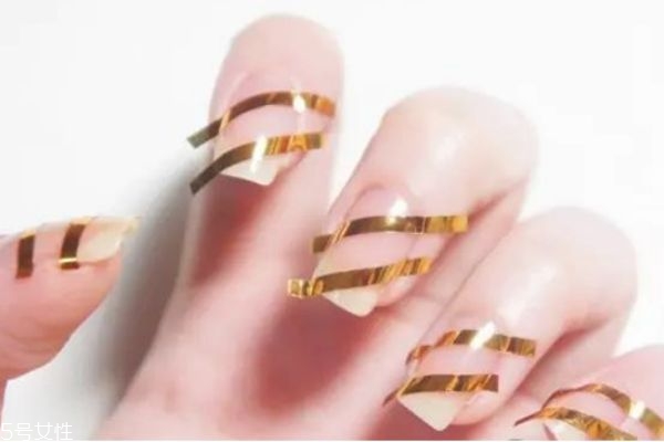 條紋撞色美甲教程 可愛美甲教程 條紋撞色美甲教程 可愛美甲教程