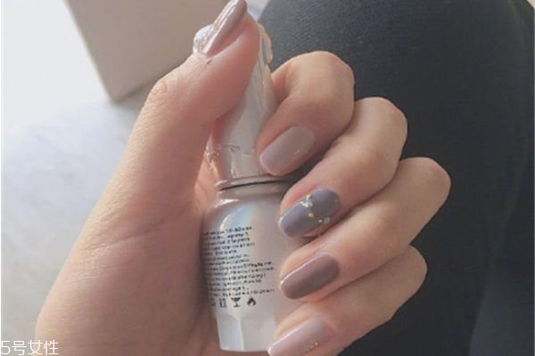 莫蘭迪色美甲 幾何線條美甲圖片 莫蘭迪色美甲 幾何線條美甲圖片