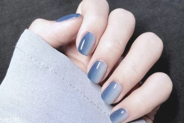 莫蘭迪色美甲 幾何線條美甲圖片 莫蘭迪色美甲 幾何線條美甲圖片