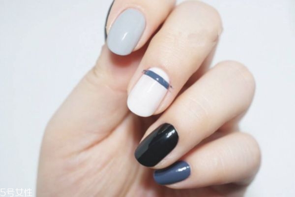 藍(lán)色美甲怎么做 精致美甲做法教程 藍(lán)色美甲怎么做 精致美甲做法教程