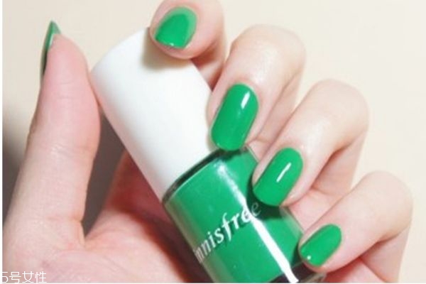 貼鉆美甲教程 個性鉆飾美甲教程 貼鉆美甲教程 個性鉆飾美甲教程