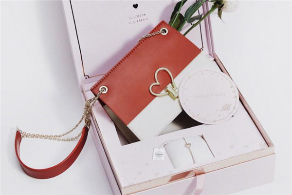 2019小ck情人節(jié)限定包包在哪買(mǎi) 再不搶就沒(méi)了