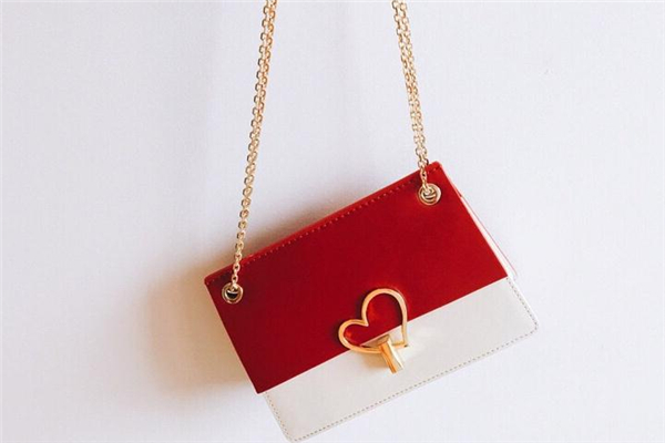 2019小ck情人節(jié)限定包包在哪買(mǎi) 再不搶就沒(méi)了