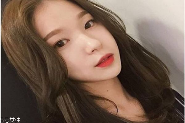 2019長(zhǎng)卷發(fā)發(fā)色 女神必備長(zhǎng)卷發(fā)發(fā)型 2019長(zhǎng)卷發(fā)發(fā)色 女神必備長(zhǎng)卷發(fā)發(fā)型