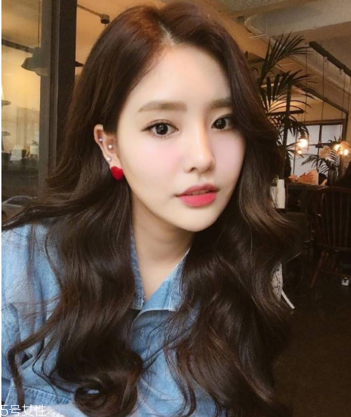 2019長(zhǎng)卷發(fā)發(fā)色 女神必備長(zhǎng)卷發(fā)發(fā)型 2019長(zhǎng)卷發(fā)發(fā)色 女神必備長(zhǎng)卷發(fā)發(fā)型