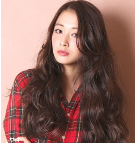 好看的長卷發(fā)發(fā)型圖片 蛋糕卷發(fā)型 好看的長卷發(fā)發(fā)型圖片 蛋糕卷發(fā)型