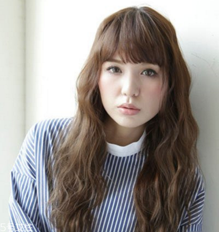 好看的長卷發(fā)發(fā)型圖片 蛋糕卷發(fā)型 好看的長卷發(fā)發(fā)型圖片 蛋糕卷發(fā)型