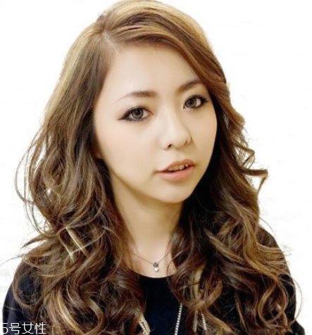 好看的長卷發(fā)發(fā)型圖片 蛋糕卷發(fā)型 好看的長卷發(fā)發(fā)型圖片 蛋糕卷發(fā)型