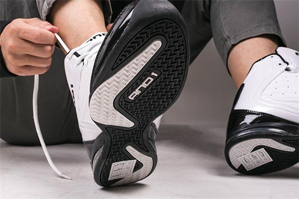 and1是什么牌子 美國(guó)運(yùn)動(dòng)品牌 and1是什么牌子 美國(guó)運(yùn)動(dòng)品牌