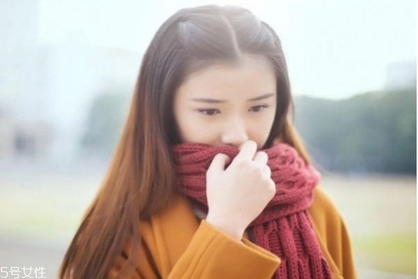 拉直頭發(fā)需要多長(zhǎng)時(shí)間 拉直頭發(fā)的危害