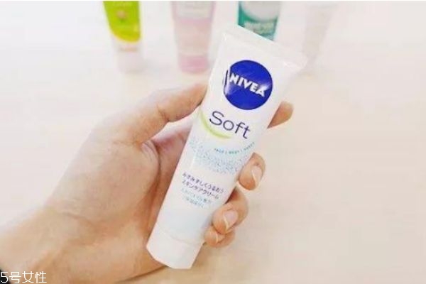 什么護(hù)手霜最補(bǔ)水 哪種護(hù)手霜最滋潤 什么護(hù)手霜最補(bǔ)水 哪種護(hù)手霜最滋潤