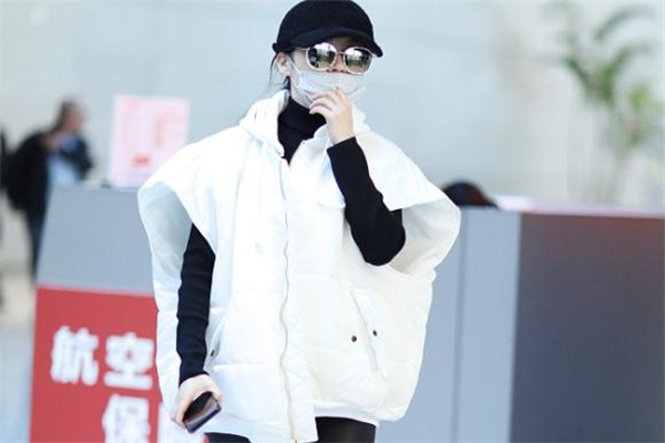 羽絨背心里面配什么衣服 溫暖和風度并存