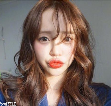 2019年流行什么卷發(fā) 2019年流行的長(zhǎng)發(fā)波浪卷 2019年流行什么卷發(fā) 2019年流行的長(zhǎng)發(fā)波浪卷