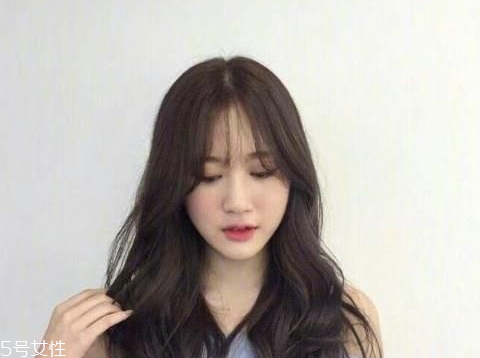 2019年流行什么卷發(fā) 2019年流行的長(zhǎng)發(fā)波浪卷 2019年流行什么卷發(fā) 2019年流行的長(zhǎng)發(fā)波浪卷