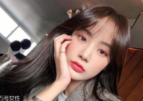 2019年流行什么卷發(fā) 2019年流行的長(zhǎng)發(fā)波浪卷 2019年流行什么卷發(fā) 2019年流行的長(zhǎng)發(fā)波浪卷