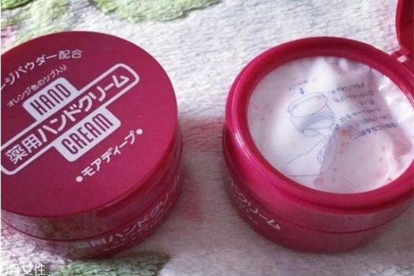 什么護(hù)手霜最補(bǔ)水 哪種護(hù)手霜最滋潤 什么護(hù)手霜最補(bǔ)水 哪種護(hù)手霜最滋潤