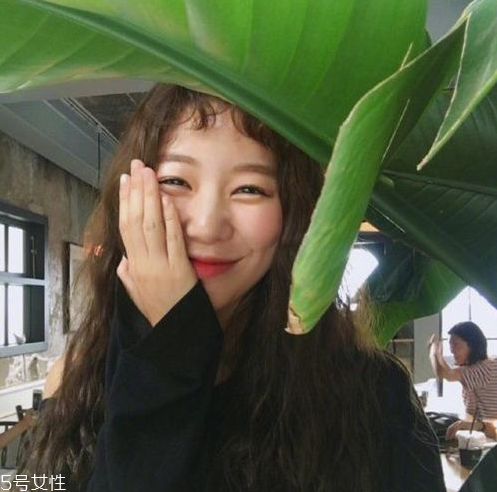 2019年流行什么卷發(fā) 2019年流行的長(zhǎng)發(fā)波浪卷 2019年流行什么卷發(fā) 2019年流行的長(zhǎng)發(fā)波浪卷