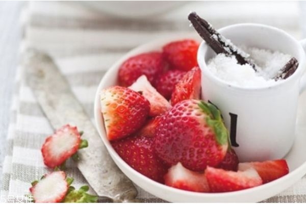 吃什么水果能美白全身 可以美白的食物 吃什么水果能美白全身 可以美白的食物