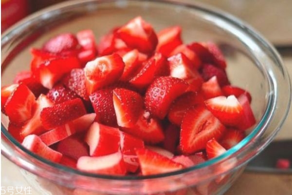 吃什么水果能美白全身 可以美白的食物 吃什么水果能美白全身 可以美白的食物