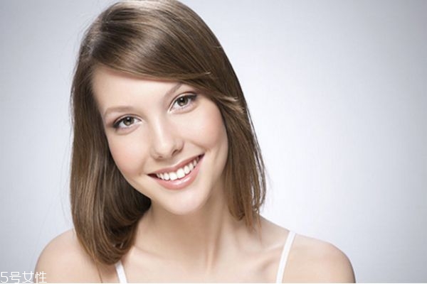 深棕色適合什么年齡 深棕色頭發(fā)適合什么人 深棕色適合什么年齡 深棕色頭發(fā)適合什么人