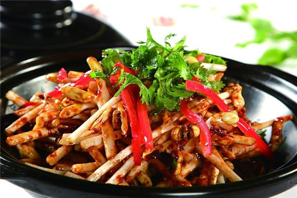 花生芽發(fā)黃是怎么回事 這些原因?qū)е? alt=