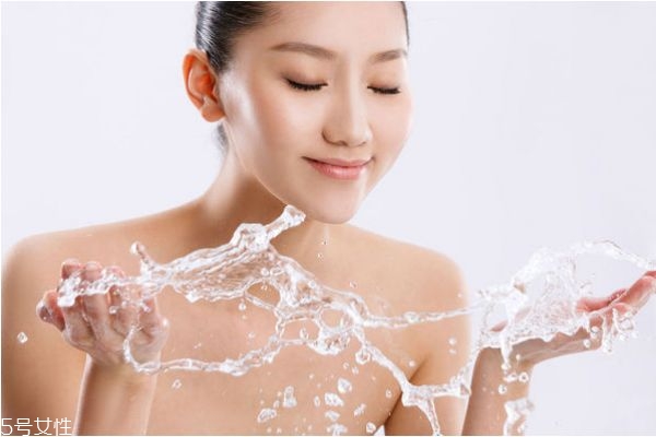 怎樣美白補水保濕 美白保濕產(chǎn)品排行榜 怎樣美白補水保濕 美白保濕產(chǎn)品排行榜