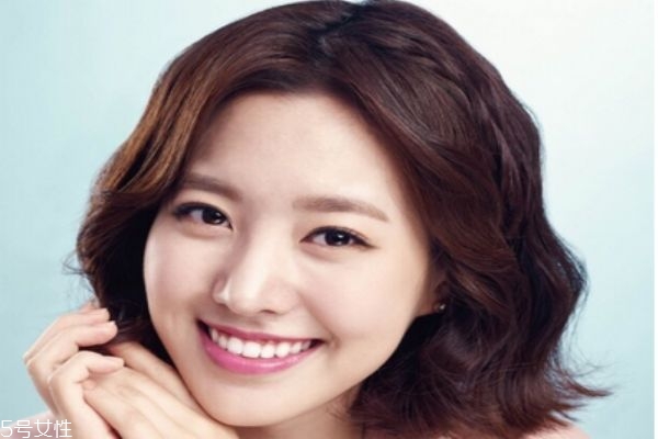 小豆棕頭發(fā)顯白嗎 小豆棕相似色 小豆棕頭發(fā)顯白嗎 小豆棕相似色