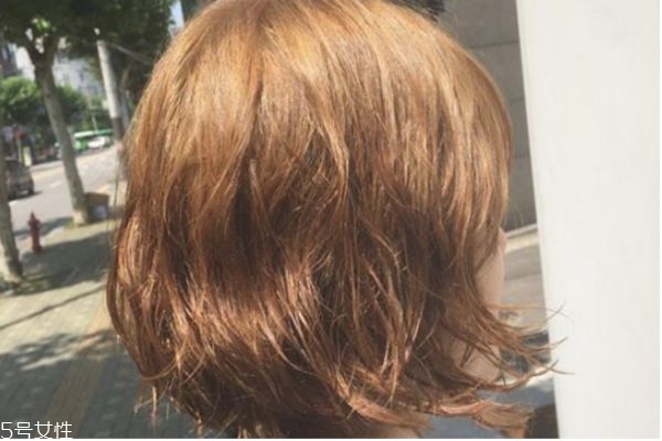 小豆棕頭發(fā)顯白嗎 小豆棕相似色 小豆棕頭發(fā)顯白嗎 小豆棕相似色