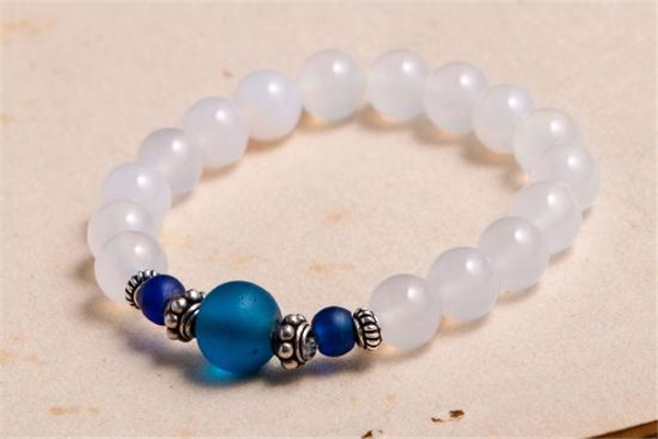 白瑪瑙會越戴越窮嗎 沒有科學(xué)根據(jù)