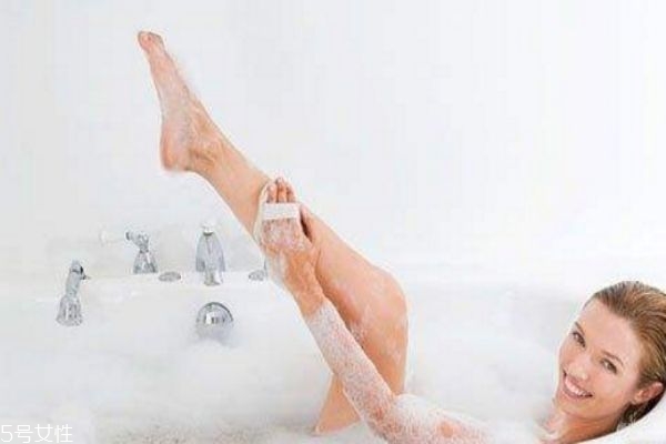 冬天不洗澡好嗎 冬天洗澡的禁忌 冬天不洗澡好嗎 冬天洗澡的禁忌