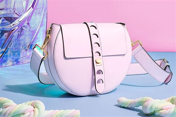 coccinelle和mk哪個(gè)好 前者性價(jià)比更高 coccinelle和mk哪個(gè)好 前者性價(jià)比更高