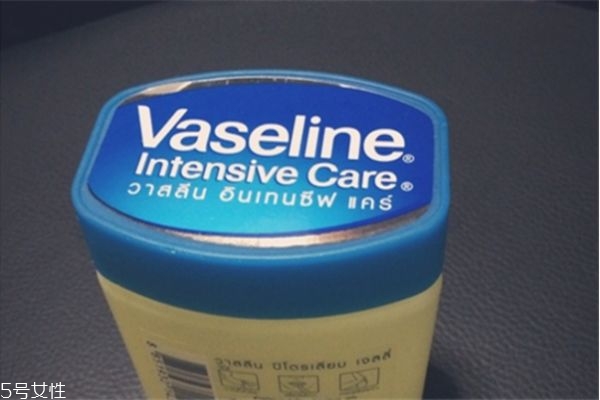 如何用凡士林去黑頭 怎么用凡士林去黑頭 如何用凡士林去黑頭 怎么用凡士林去黑頭