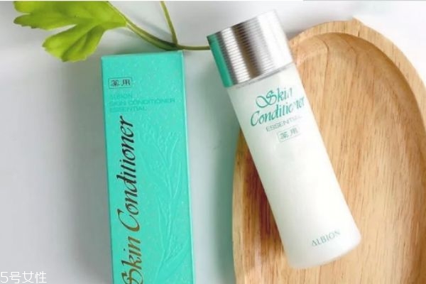 修復型化妝水有哪些 化妝水精華水修復水有什么區(qū)別 修復型化妝水有哪些 化妝水精華水修復水有什么區(qū)別