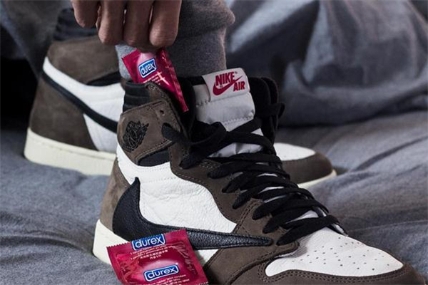 travis scott聯(lián)名aj1反鉤多少錢 市場價炒至上萬 travis scott聯(lián)名aj1反鉤多少錢 市場價炒至上萬