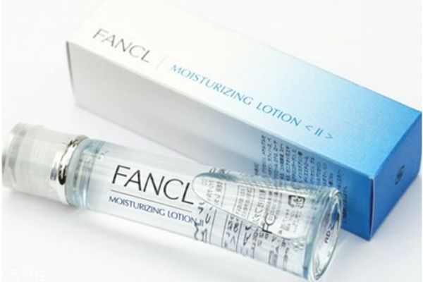 修復型化妝水有哪些 化妝水精華水修復水有什么區(qū)別 修復型化妝水有哪些 化妝水精華水修復水有什么區(qū)別