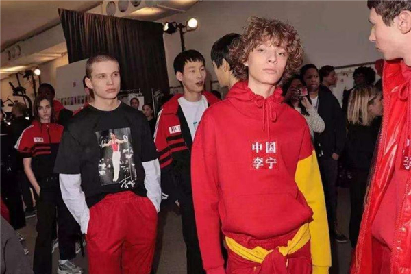 李寧是哪里的品牌 國產(chǎn)運(yùn)動鞋的王牌 李寧是哪里的品牌 國產(chǎn)運(yùn)動鞋的王牌