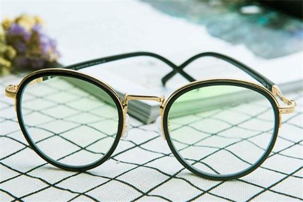 威古氏眼鏡怎么查真?zhèn)?認準防偽碼