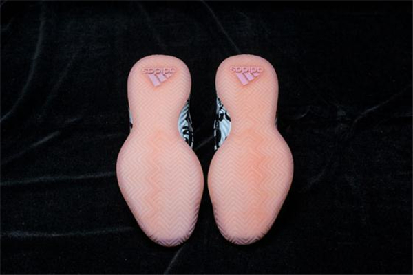 阿迪達(dá)斯利拉德5耐磨嗎 dame5水泥地測(cè)評(píng) 阿迪達(dá)斯利拉德5耐磨嗎 dame5水泥地測(cè)評(píng)