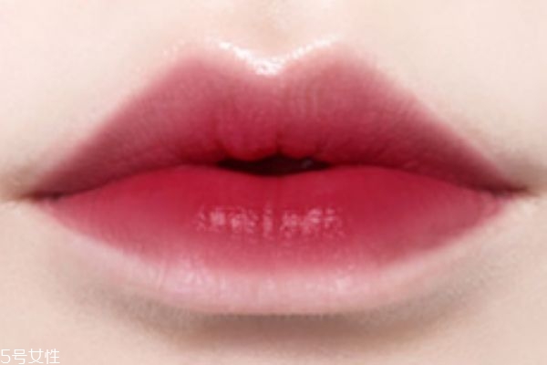 伊蒂之屋甜蜜之戀晶瑩炫彩唇膏哪個(gè)顏色好看 伊蒂之屋甜蜜之戀晶瑩炫彩唇膏哪個(gè)顏色好看