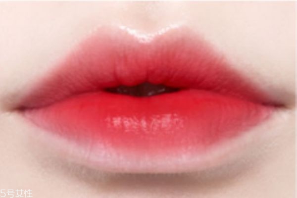 伊蒂之屋甜蜜之戀晶瑩炫彩唇膏哪個(gè)顏色好看 伊蒂之屋甜蜜之戀晶瑩炫彩唇膏哪個(gè)顏色好看