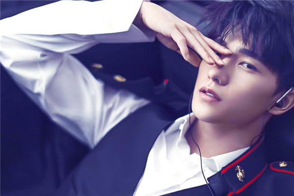 沒(méi)有好的發(fā)型怎么做男神 沒(méi)有好的發(fā)型怎么做男神