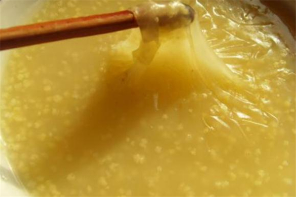 小米粥可以放紅糖嗎 美容又補(bǔ)血 小米粥可以放紅糖嗎 美容又補(bǔ)血