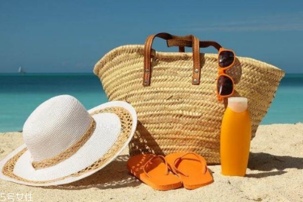 防曬霜是在哪個步驟涂 用防曬霜要注意幾點 防曬霜是在哪個步驟涂 用防曬霜要注意幾點