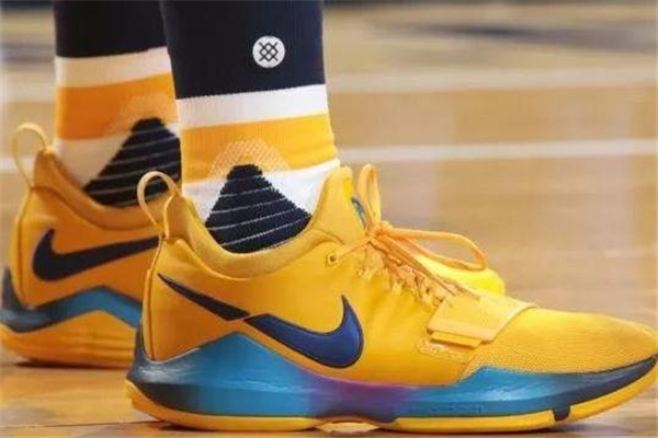 500元左右的實戰(zhàn)籃球鞋推薦 顏值和技術并存