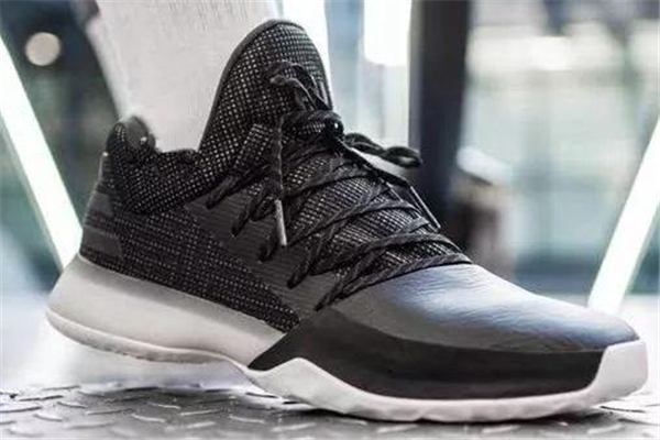 500元左右的實戰(zhàn)籃球鞋推薦 顏值和技術并存